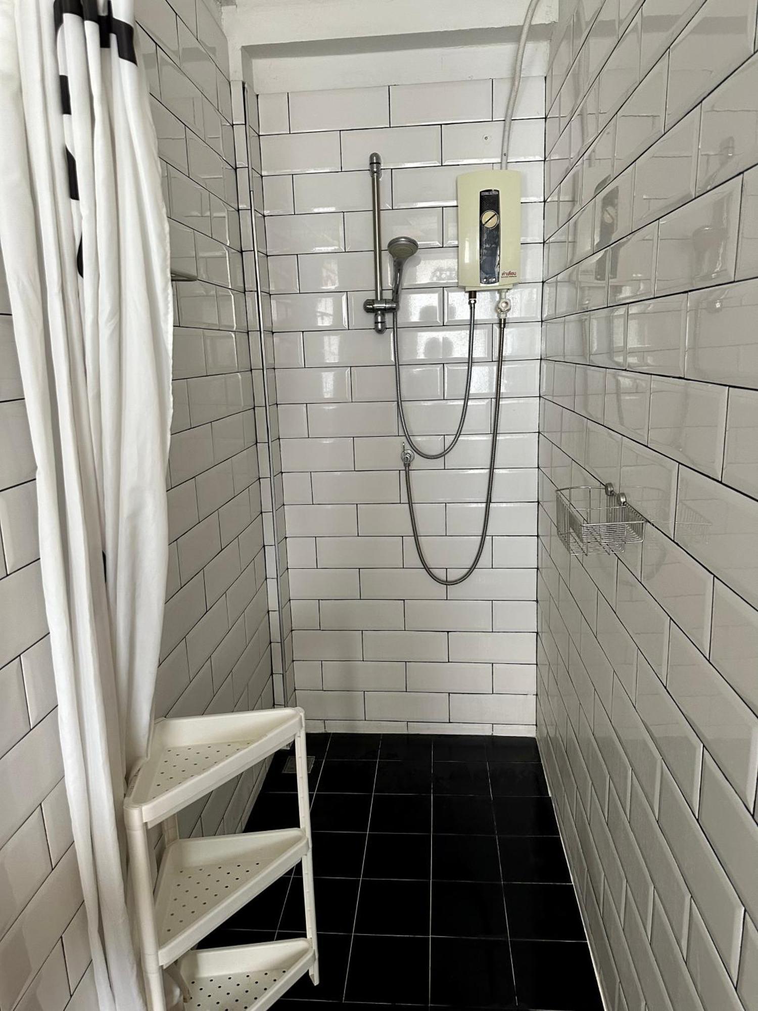 The Cute Silom Hostel Bangkok Exterior foto